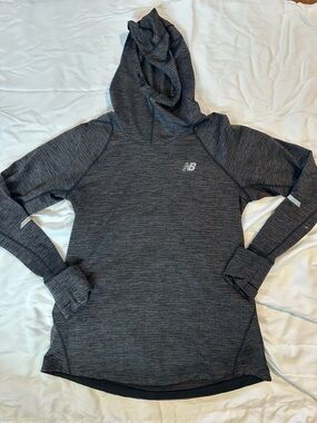 New Balance - NB Heat hooded running sweatshirt